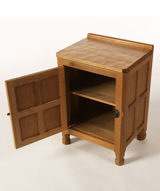 BE160 Solid Oak Bedside Cupboard 1