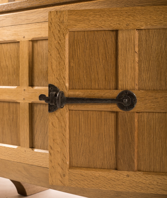 CD050 Solid Oak Display Storage Cupboard 5