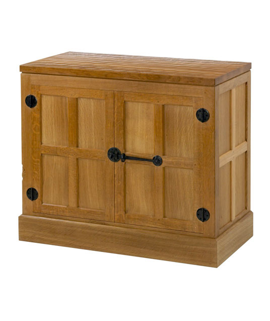 MS060 Solid Oak Small Entertainments Cupboard 3